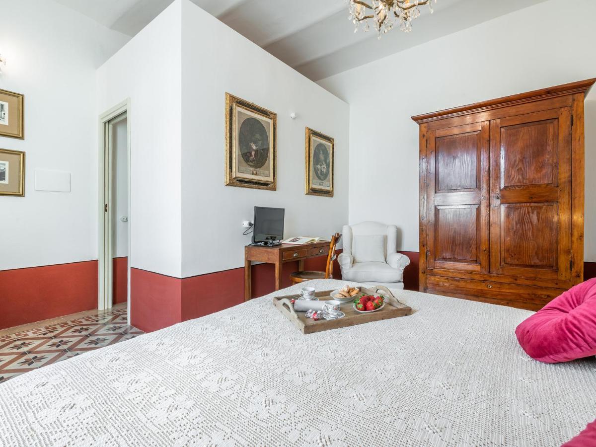 Palazzo Cherchi ドルガーリ エクステリア 写真